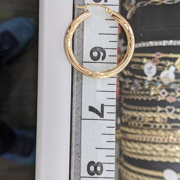 10kt Real Gold Hoop Earring - Picture 9 of 10